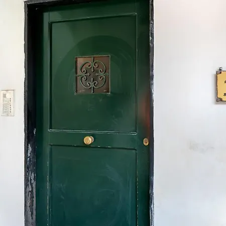 Splendid In Apartment